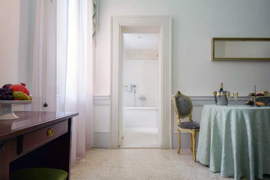Junior Suite — the desk