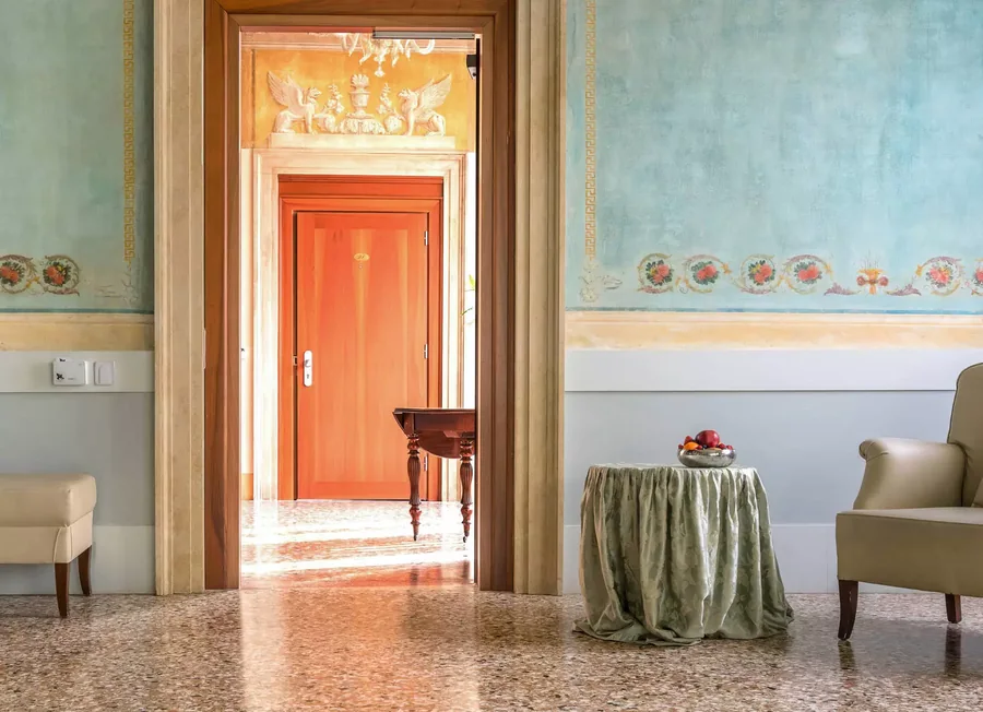 Suite — the frescoes